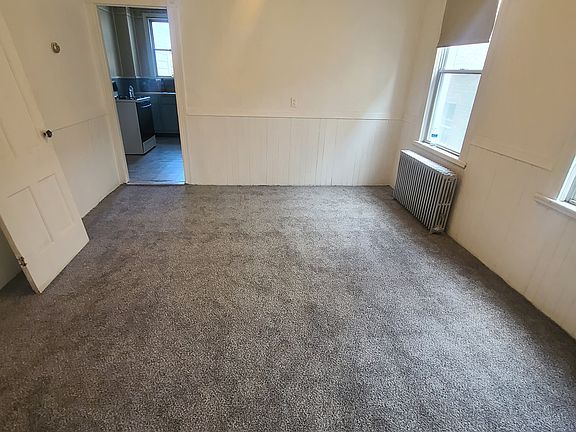 5th image of 48 Chestnut St