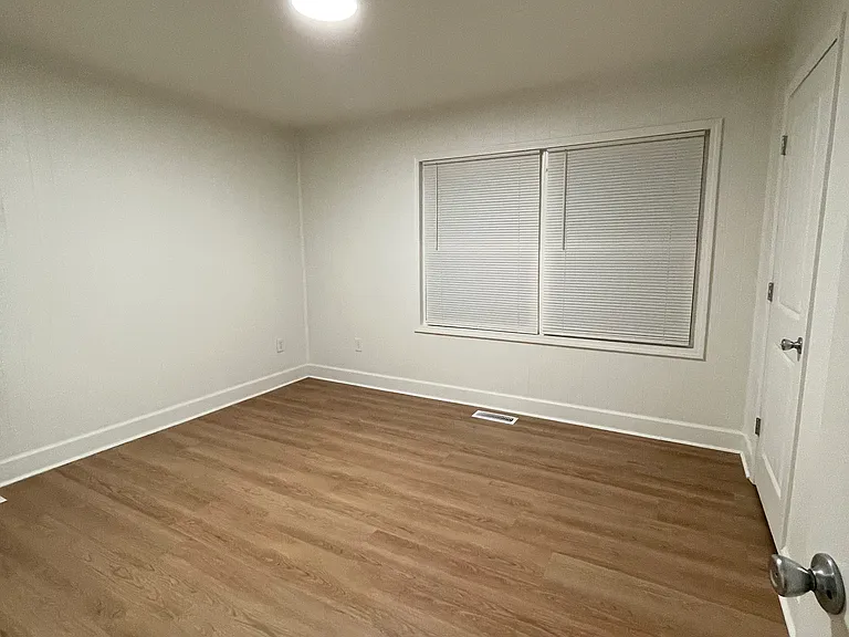 804 Park Avenue Ct — Photo 7