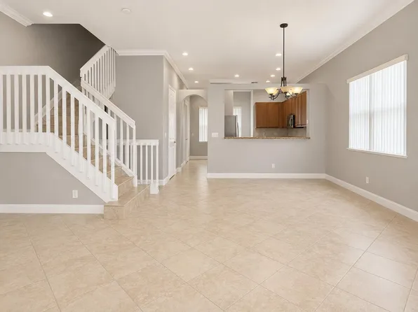 2224 NE 2nd St, Pompano Beach, FL 33062