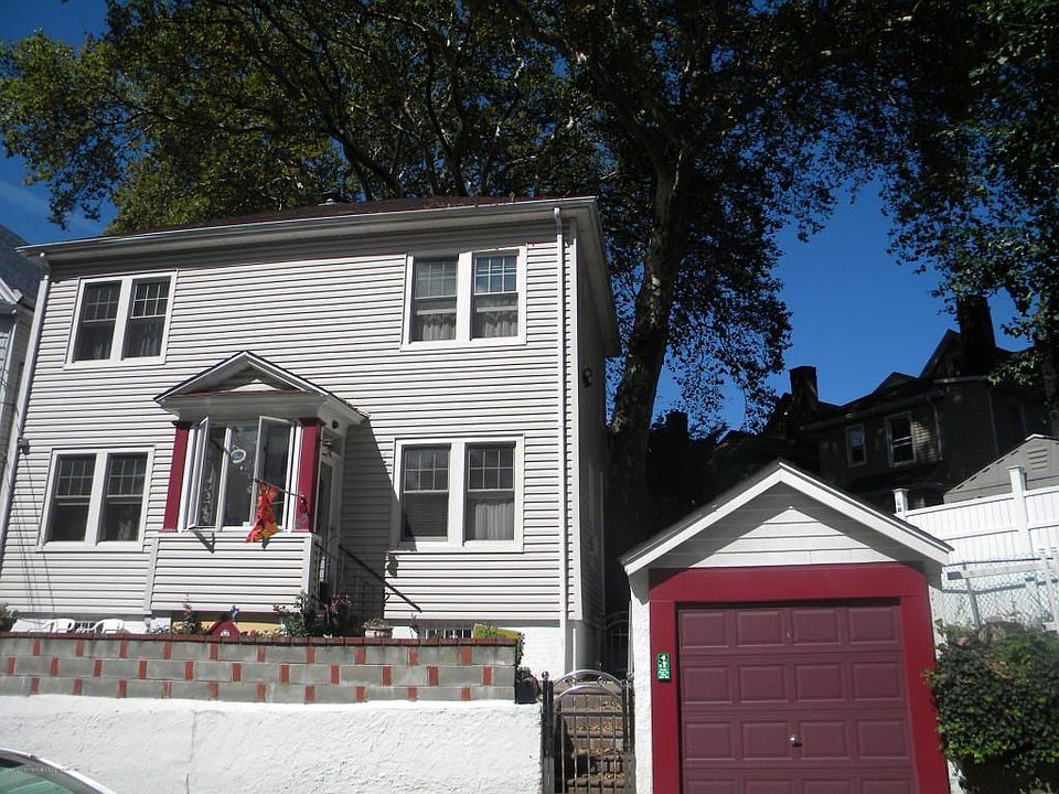 1st image of 25 Curtis Pl