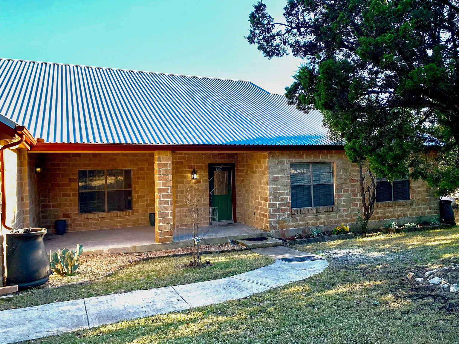 4 bed, 3.0 bath, 2712 sqft, $728 — Photo 4