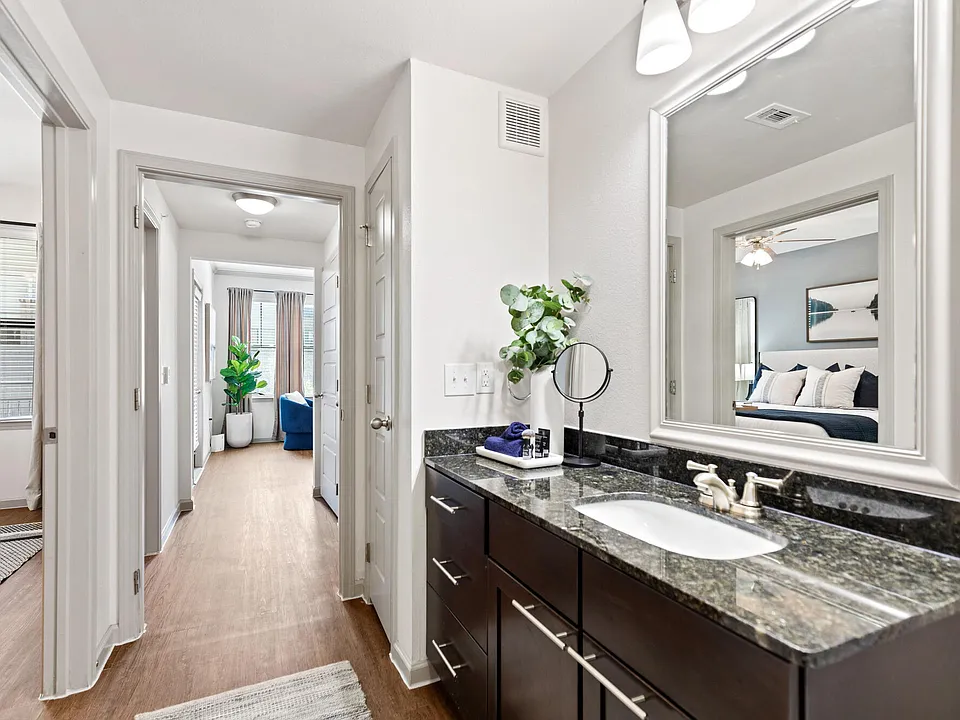 Creekside Townhomes apartments community photo