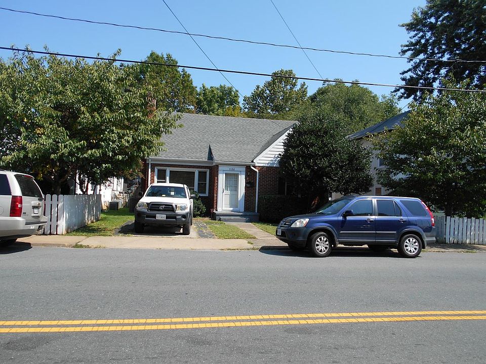 easy walk to UVa or down town