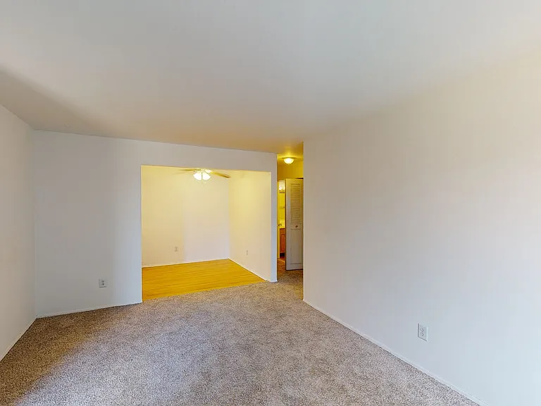 Outer Drive Manor Apartments — Photo 8