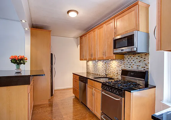 Sold by Digs Realty Group | media 10