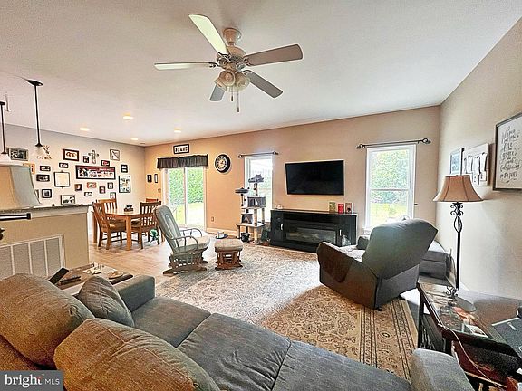 5th image of 20396 Spangler Dr
