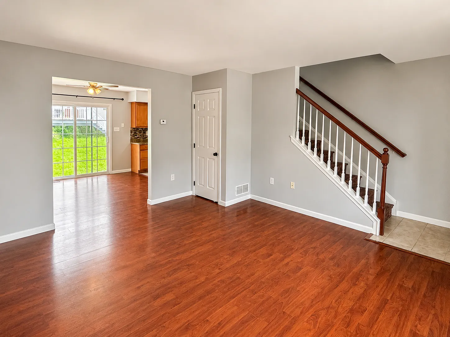 3 bed, 2.5 bath, 1488 sqft — Photo 3
