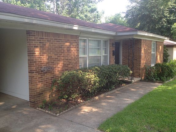 3rd image of 810 Blackwell Ave