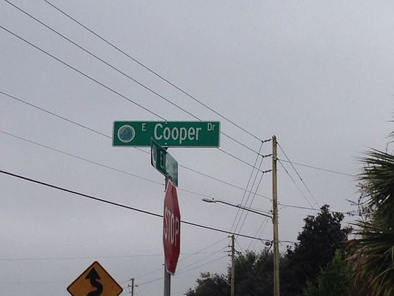 3rd image of 1913 E Cooper Dr