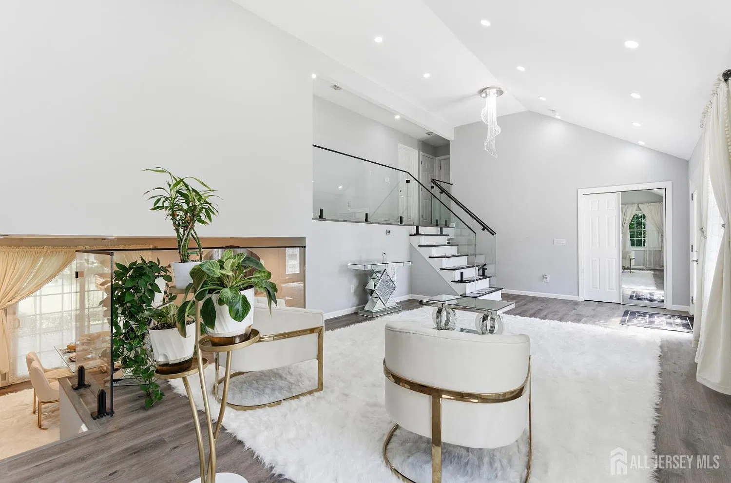 4 bed, 3.5 bath, 2618 sqft, $5,500 — Photo 4