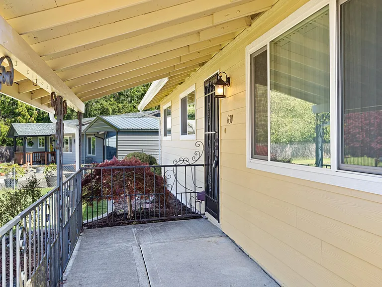630 Bender Ln — Photo 24