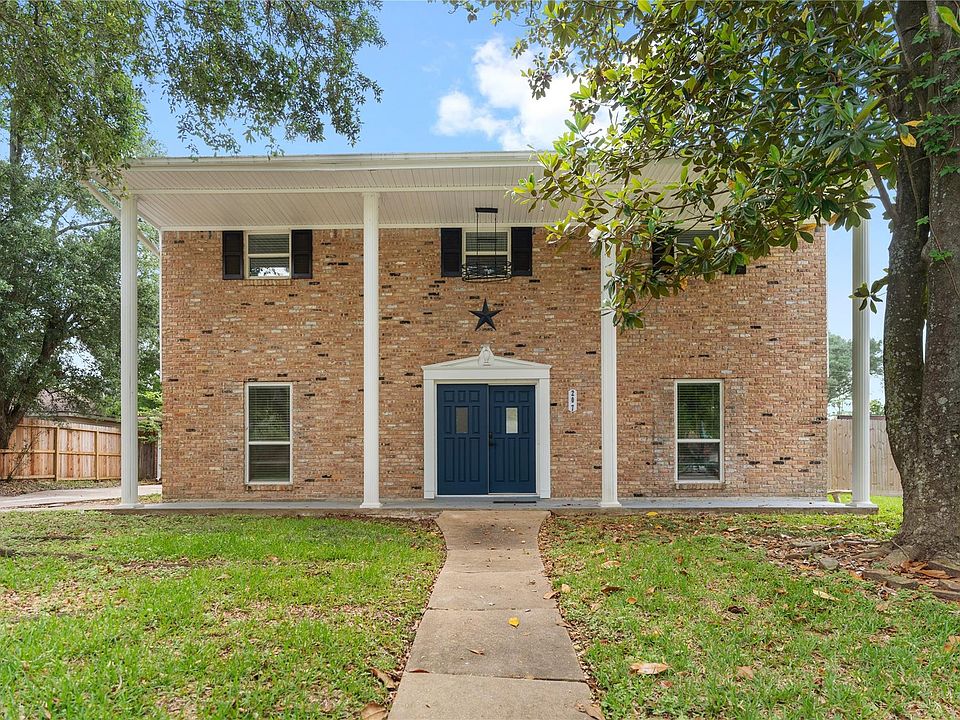 1st image of 207 Burgundy Ln