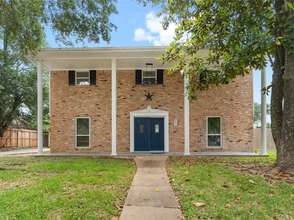 207 Burgundy Ln, League City, TX 77573