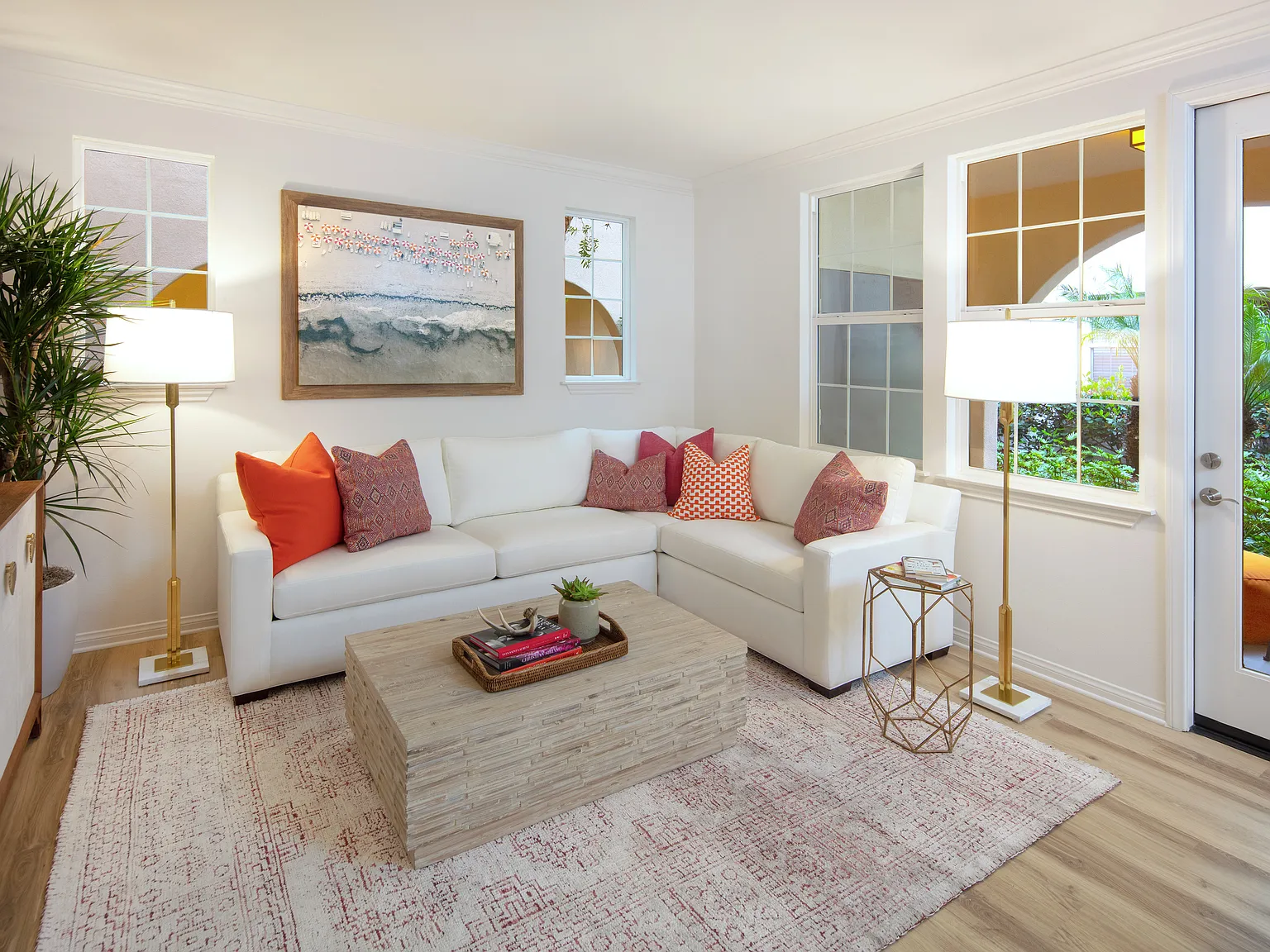 Anacapa Apartment Homes — Photo 2