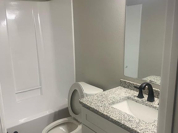 4th image of 3605 Thomas Dr