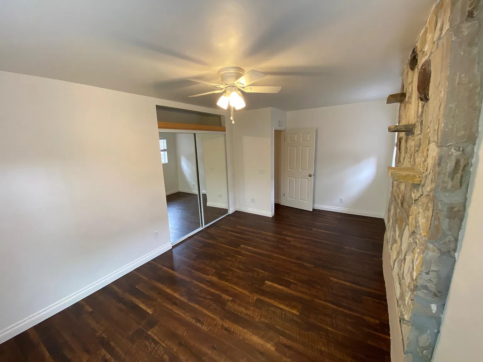7 bed, 2273 sqft, $9,400 — Photo 4