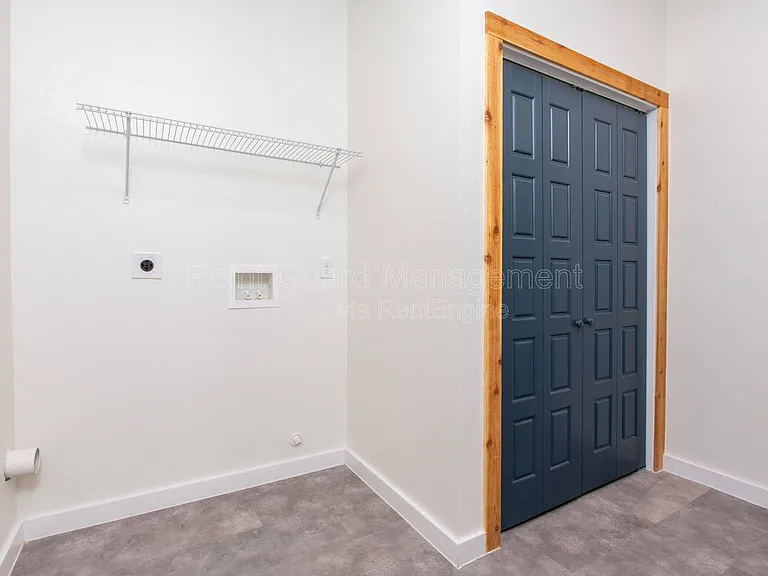 2885 N Oliver St — Photo 48