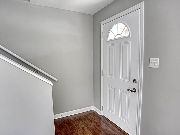 4th image of 333 Rockhill Ave