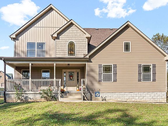 3rd image of 697 Green Ln