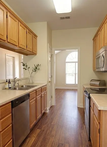 1240 Beaverton Trl — Photo 2