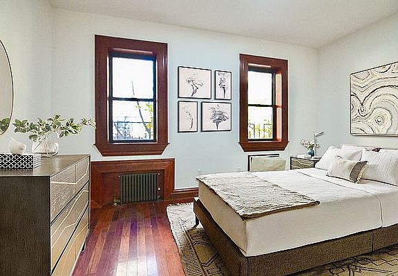 4th image of 502 E 89th St APT 3C