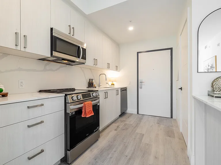 1370 Stittsville Main St — Photo 5