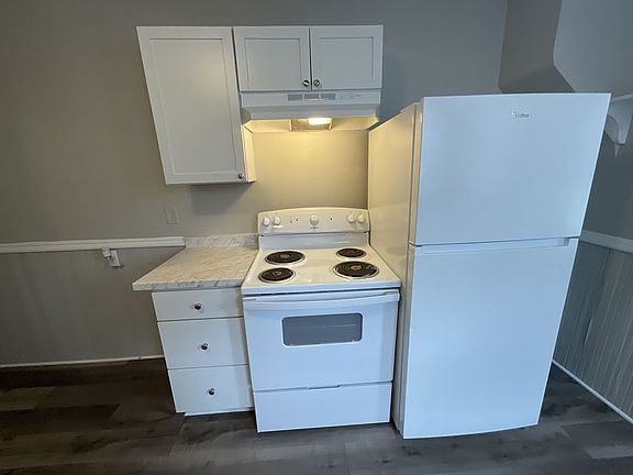 5th image of 704 E Prospect St