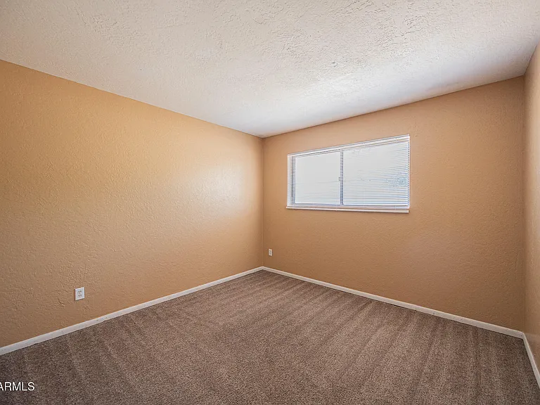 2130 W Cortez Ave — Photo 15