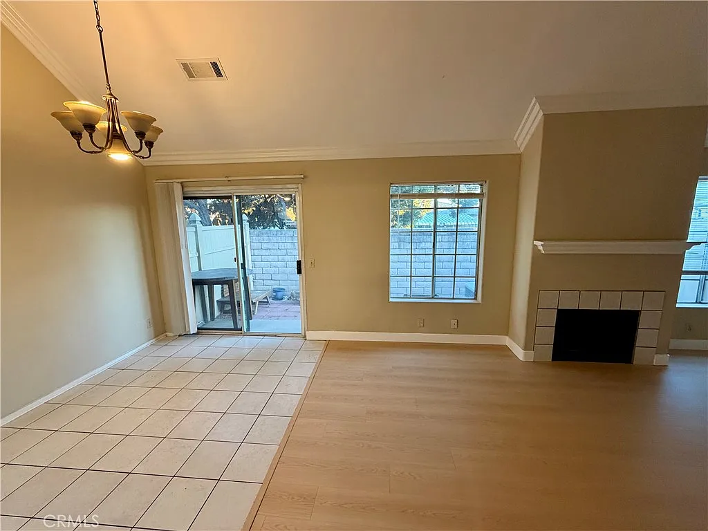 2 bed, 982 sqft, $2,500 — Photo 3