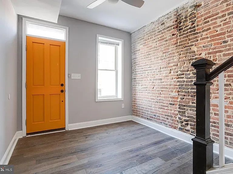 2 bed, 2.5 bath, 1450 sqft, $2,400 — Photo 3