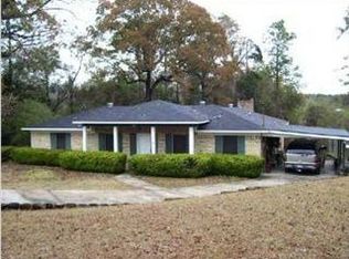 496 Woodlore Dr, Chickasaw, AL 36611
