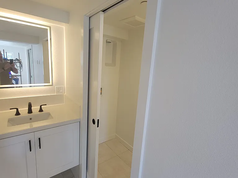 148 W Canada #C — Photo 7