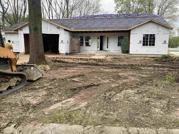 62333 Barron Ct, South Bend, IN 46614