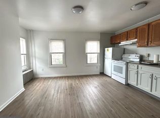 214 Mulberry St APT 3, Bristol, PA 19007