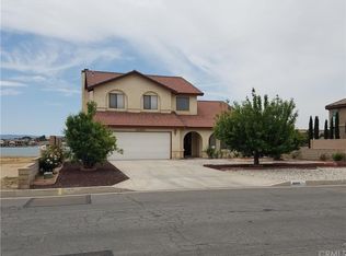 18005 Lakeview Dr, Victorville, CA 92395