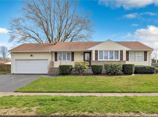 115 Delwood Rd, Stratford, CT 06614