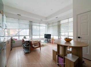 409 College St #1, Toronto, ON M5T1T1