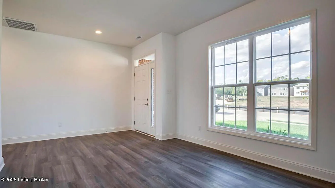 4 bed, 3.0 bath, 2675 sqft, $3,000 — Photo 3