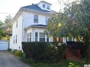43-17 Hamilton Pl, Little Neck, NY 11363