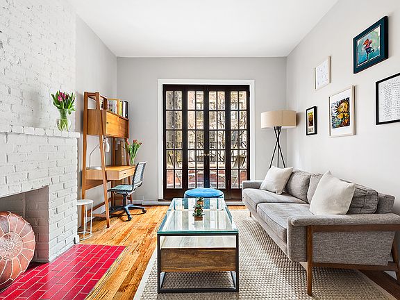 3rd image of 307 W 82nd St APT 3A