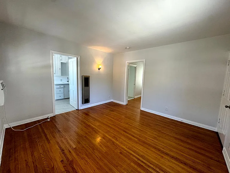 8951 Cynthia St — Photo 7