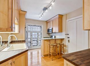 2009 N Prospect Ave APT 22, Milwaukee, WI 53202