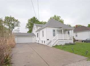 213 W Prairie St, Staunton, IL