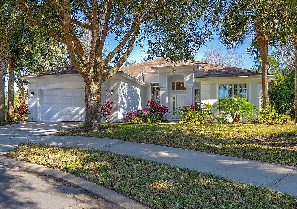 1st image of 6 Shinnecock Ct