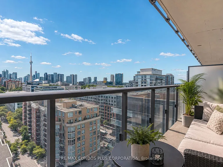 1030 King St W #1205 — Photo 3