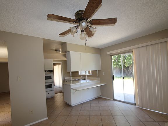 4th image of 3317 E Millridge Dr