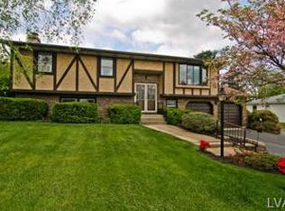 1305 Barry Dr, Bethlehem, PA 18017