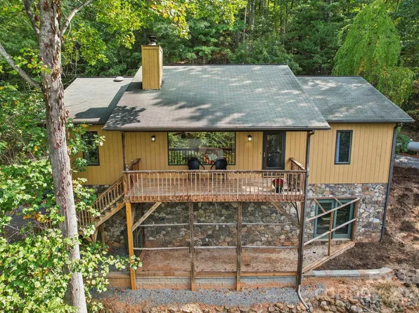 8 Crabapple Ln, Candler, NC 28715