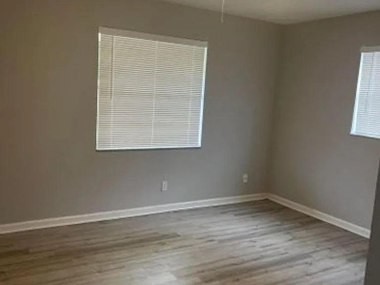4425 Steven Rd W — Photo 5