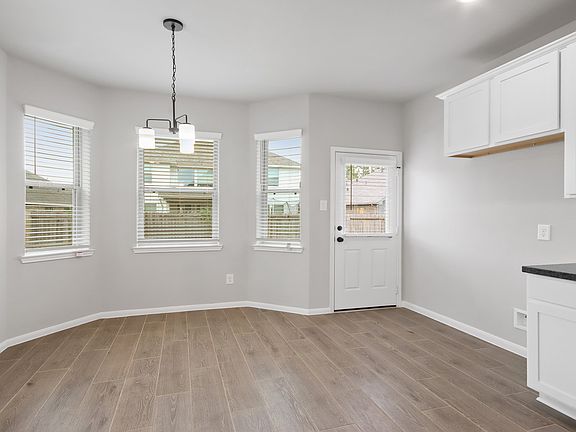 Lovely dining area to enjoy family meals